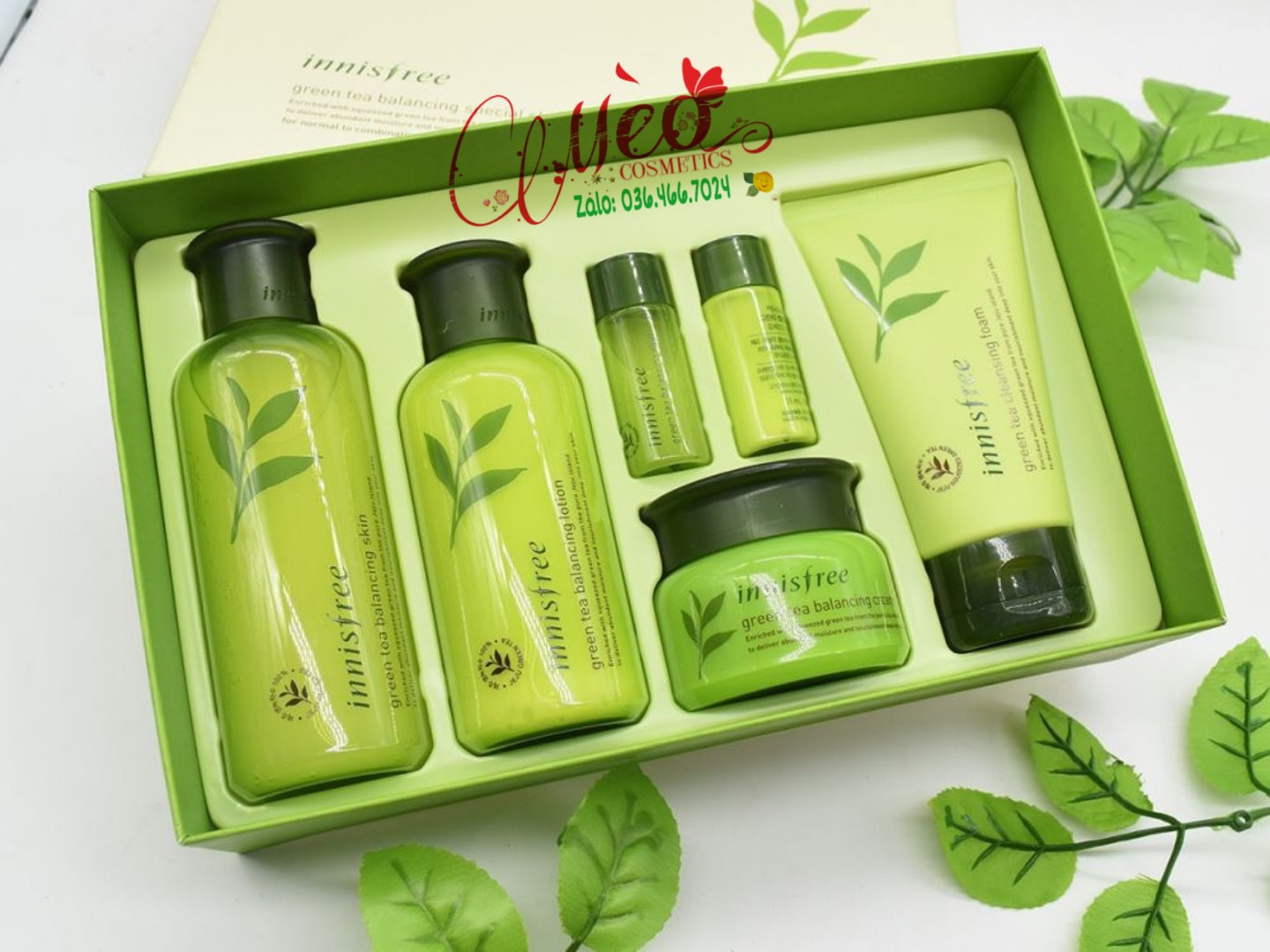 Cosmetics корейская косметика. Корея косметика Innisfree. Набор крема Innisfree зеленый. Innisfree Green Tea Balancing Skin Care Set. Грин Теа косметика.