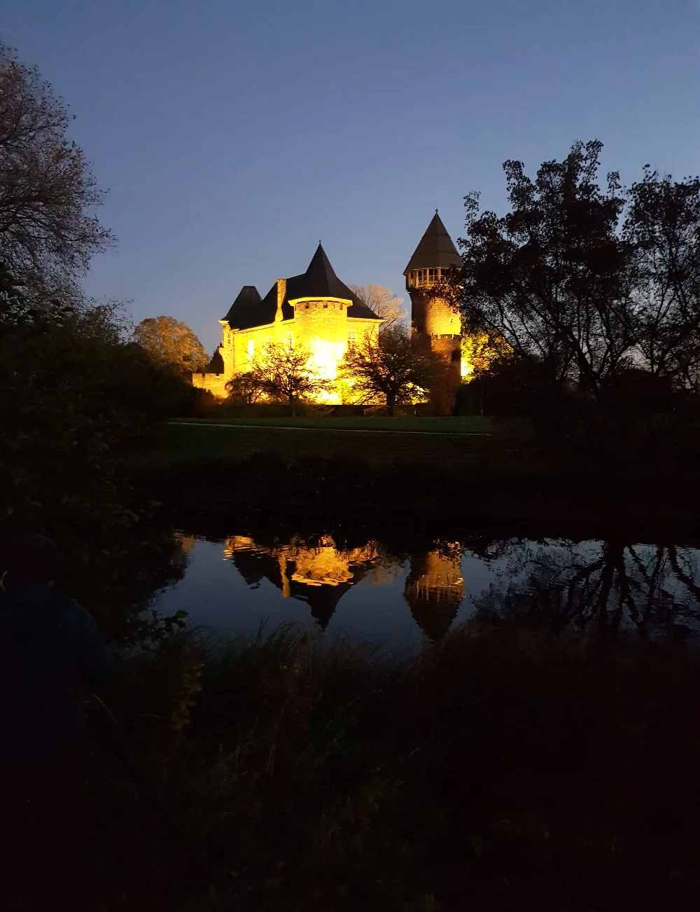 #castle#nightphotography#nightshot#myphotography#darkandlight 