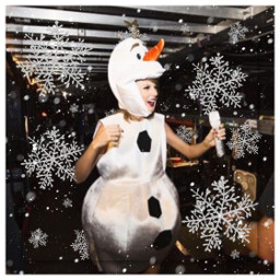 snow taylorswift taylor taylorswift13 cristmas picsart challenge snowman snowman⛄ freetoedit srcsilversnowflakes silversnowflakes
