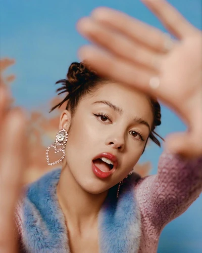 #oliviarodrigo #liv #rodrigo #livies #livrodrigo #beautiful #variety #varietymagazine #cute #hands #heart #earings #fashion #pastel #aesthetic #clear #makeup #hair #lips #eyes #summer 🐳 #freetoedit