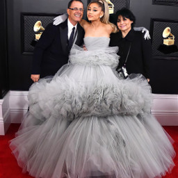 iconic arianagrande family parents grammys grammys2020 2020 dress
