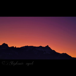 sunrise_sunsets_aroundworld sunrise mountain sky skystyles_gf skydesteph morning goodmorning ciel matin bonjour montagne aube red rouge