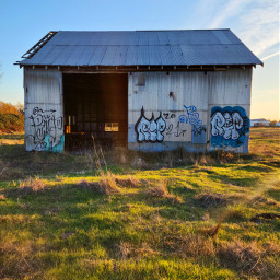abandoned outbuilding graffiti goldenhour outforawalk freetoedit