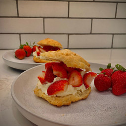 strawberry strawberryshortcake yum baking fruity