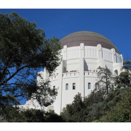 myphotography myphoto outdoors lookingup throughthetrees architecture buildingstucture buildingexterior griffithobservatory againstthesky clearbluesky peoplelookingout losangeles california hollywoodhills travelphography